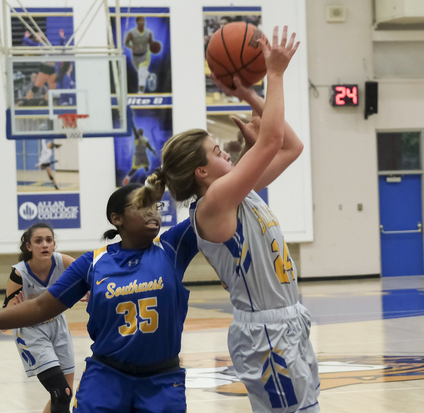 010519 LA Southwest at Hancock 03.jpg